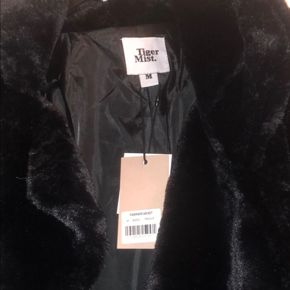 Black Oversized Faux Fur Coat - Picture 5 of 5